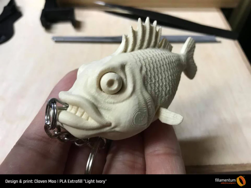 PLA_Extrafill_Light_Ivory_Claven_Moo_Fish_Keychain_Version-Portugal-Espana-Evolt-Impressao-3D